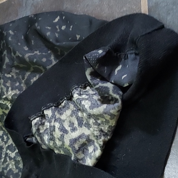 H&M Green Leopard Shirt - Picture 5 of 5